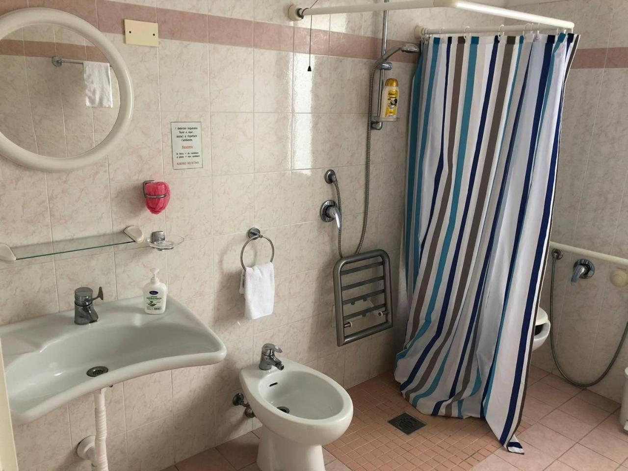 Be Me Hotel Helvetia Tabiano Terme Ngoại thất bức ảnh